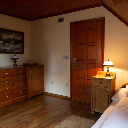 Sarok Vendeghaz Hotell Villány Eksteriør bilde